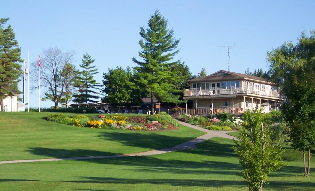 Pine Crest Golf & Country Club