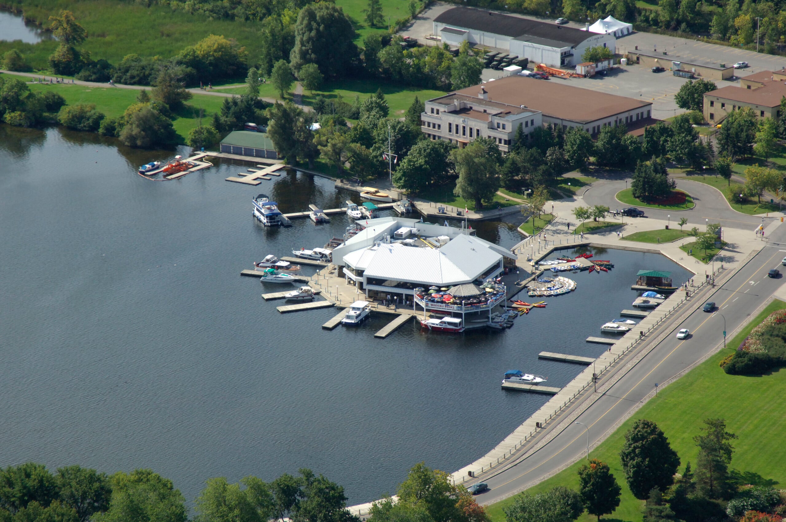 Dows Lake Pavilion (Marina)