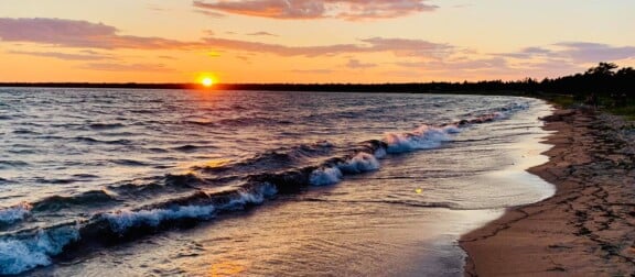 Manitoulin_Providence_Bay_Beach_sunset