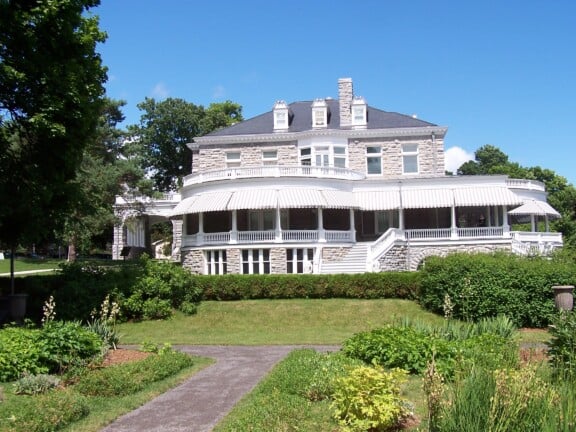 West_Facade_of_Fulford_Place