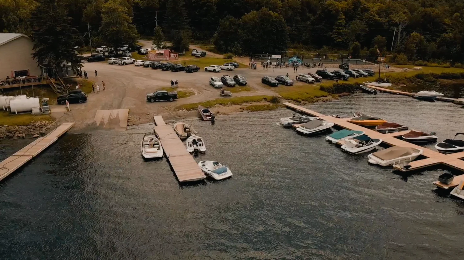 Kennisis Lake Marina Rentals