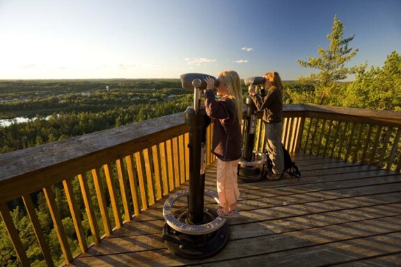 finlayson-point-enjoying-the-view_20384357800_o