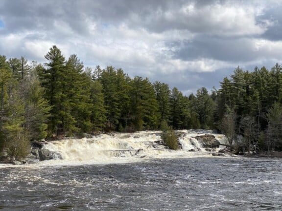 wilsosn-falls_E4B95243-D81D-7C26-23AE41D2120E54B9-e4b951beccbd81e_e4b954d4-a07c-f1c1-9da19d8e0378001a