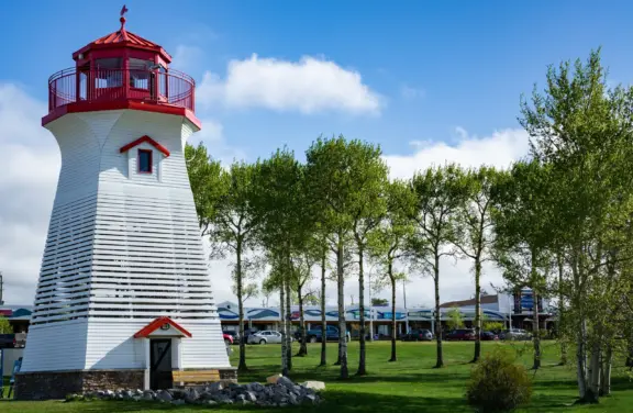 Terrace-Bay-Lighthouse