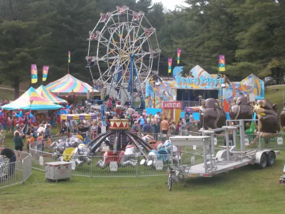 The-Midway-at-Kinmount-Fair-2010-scaled-1